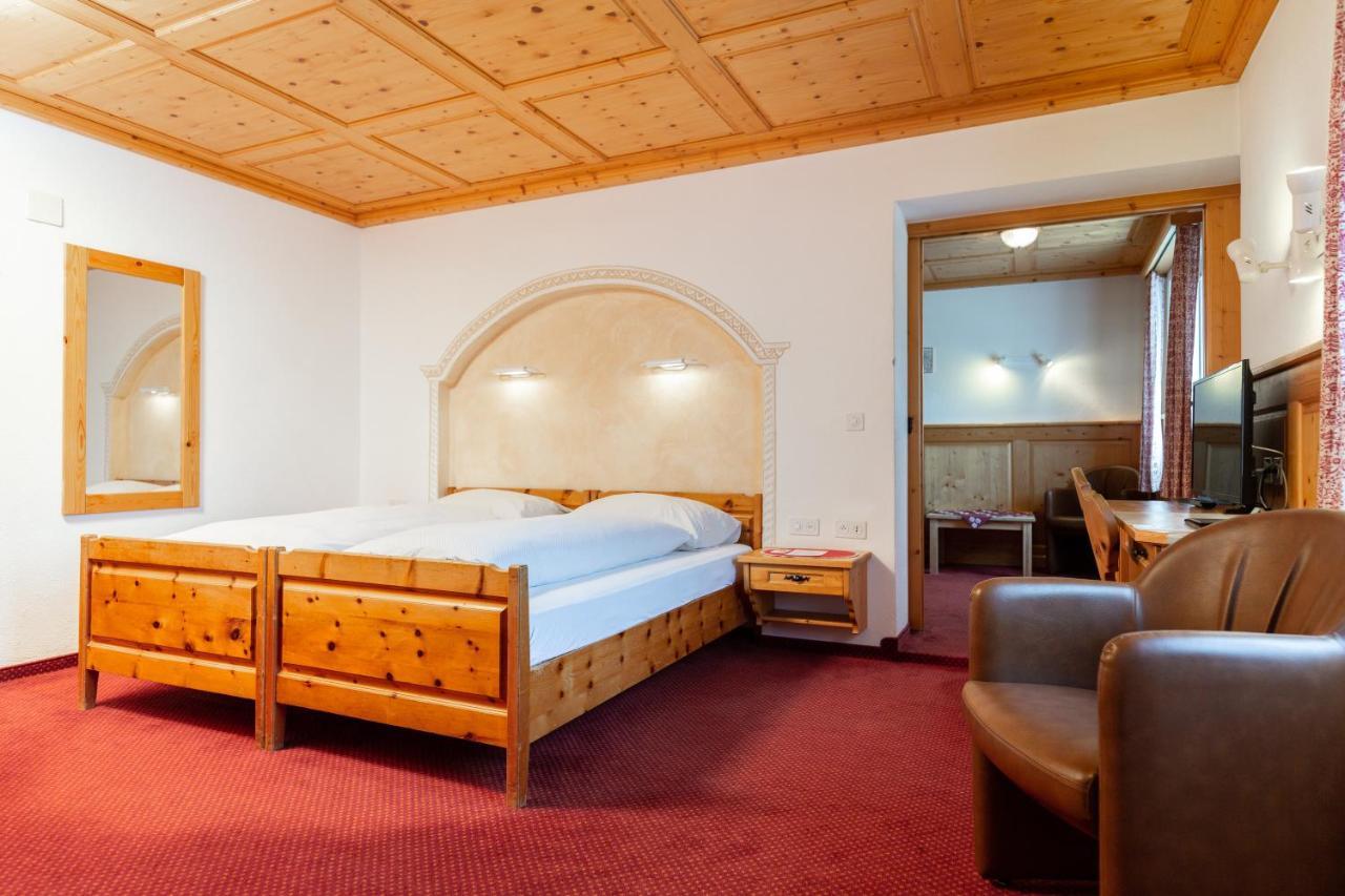Hotel Baeren St. Moritz Exterior photo
