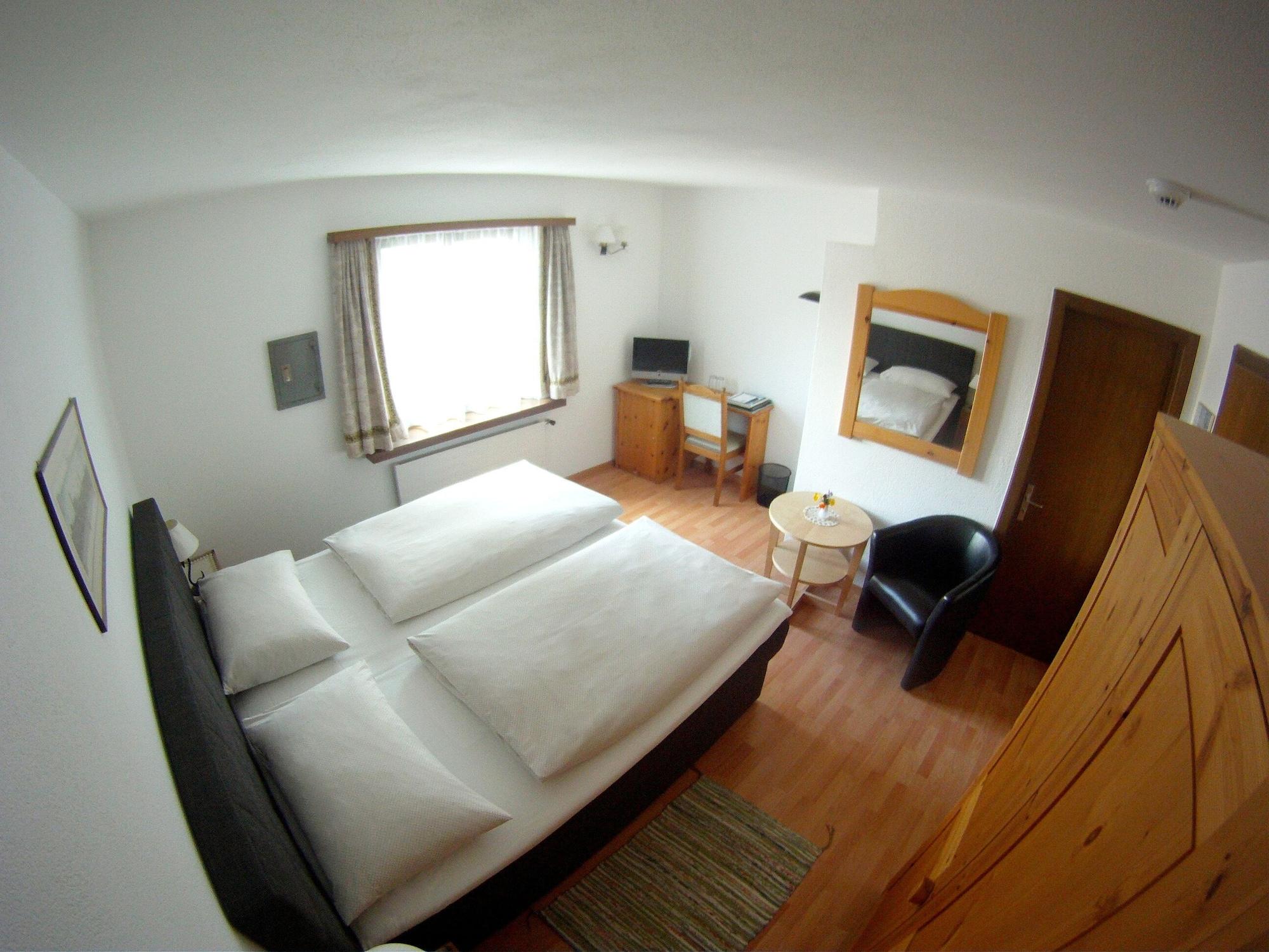 Hotel Baeren St. Moritz Exterior photo